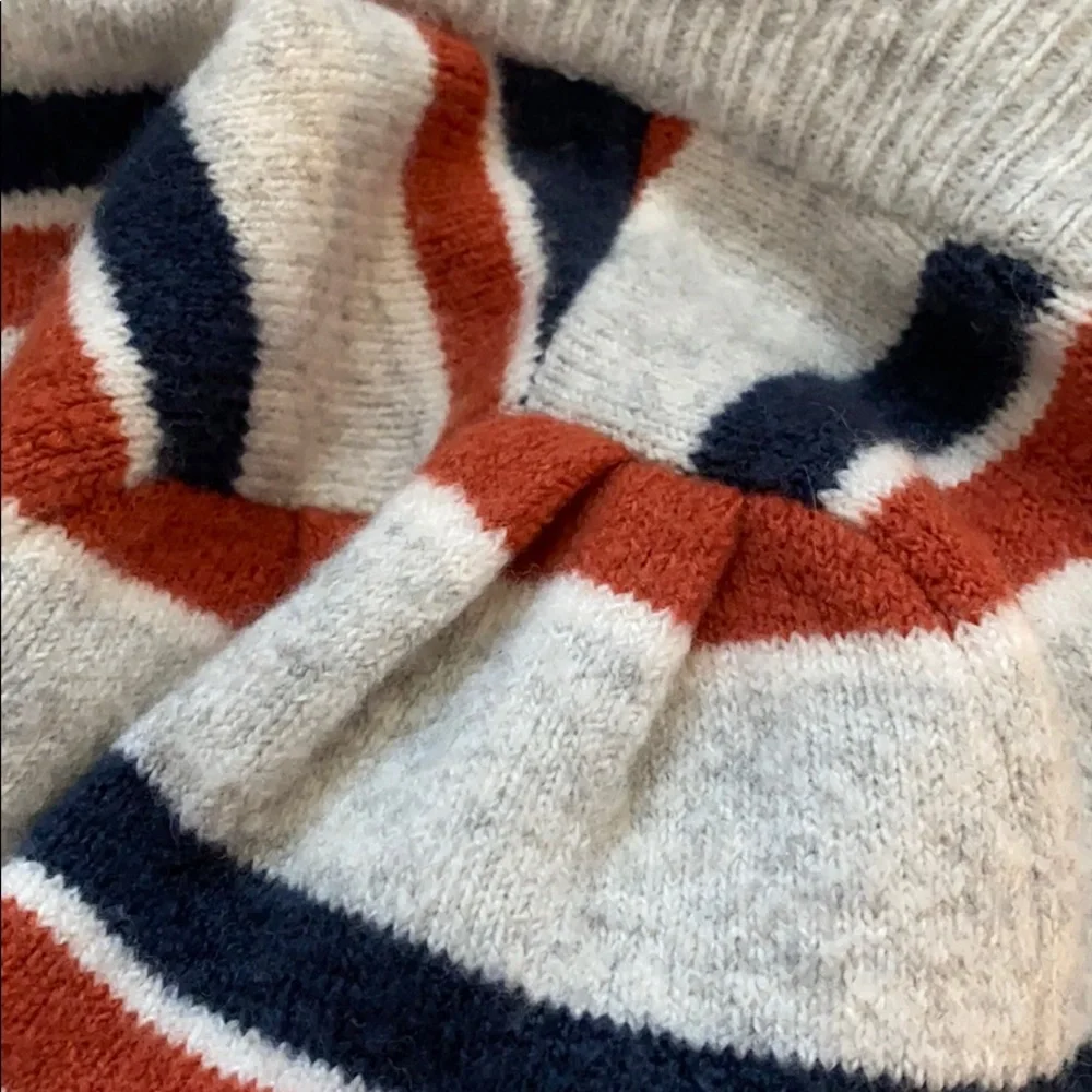 Madewell Striped Westgate V-Neck Coziest Yarn Sweater - Picture 5 of 8